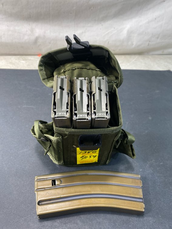 Military Nylon Magazine Pouch with 5.56 Rifle Magazine