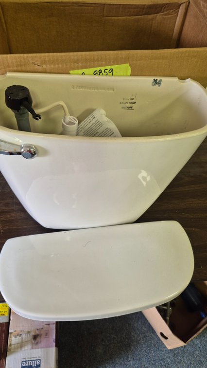 Mansfield Model 386 Porcelain Toilet Tank with Lid