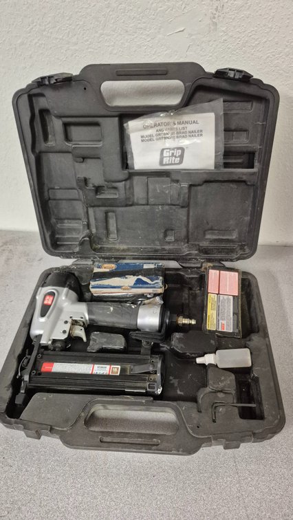 Grip-Rite GRTBN200 18-Gauge Pneumatic Brad Nailer Kit
