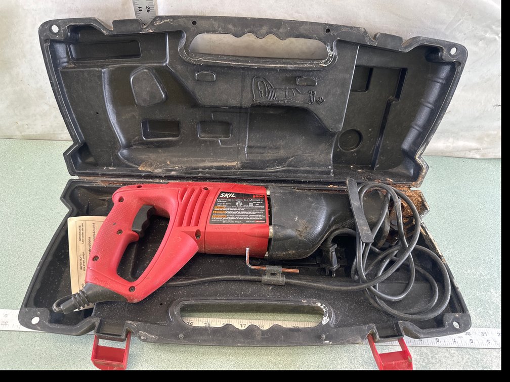 Skil 9200 Corded Reciprocating Saw with Case