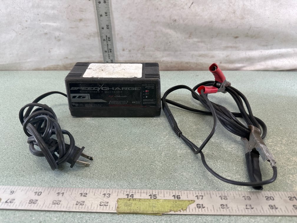Schumacher SpeedCharge SEM-1562A 6V/12V 1.5A Battery Maintainer