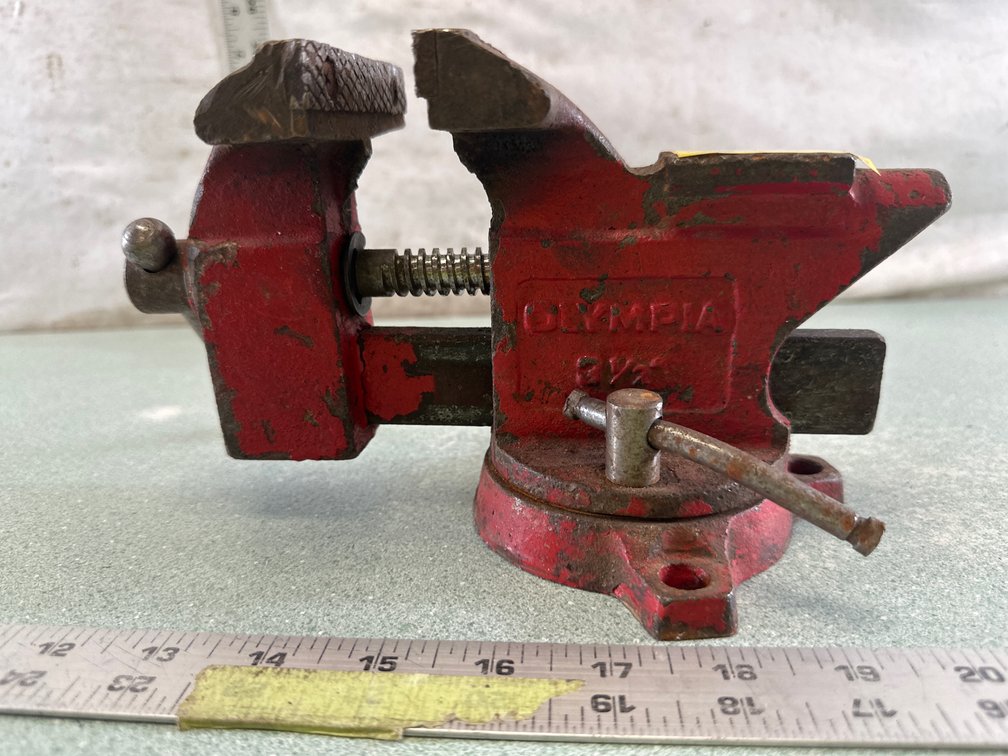 Olympia 3 1/2" Swivel Base Bench Vise