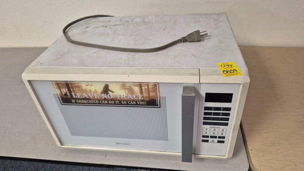Emerson Countertop Microwave Oven Model MW1188W