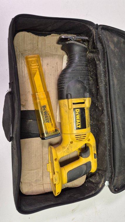 DeWalt Cordless Reciprocating Saw with Blade Holder and Tool Bag