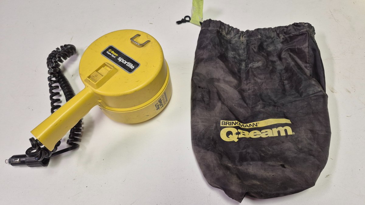 Brinkmann Q-Beam Sportlite Handheld Spotlight with Storage Bag