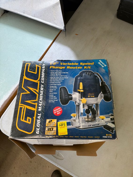 GMC 10 Amp 1/2" Variable Speed Plunge Router Kit R11UL