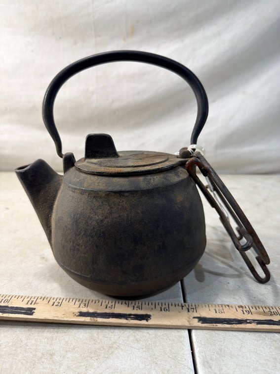 Cast Iron Tea Kettle with Swivel Lid