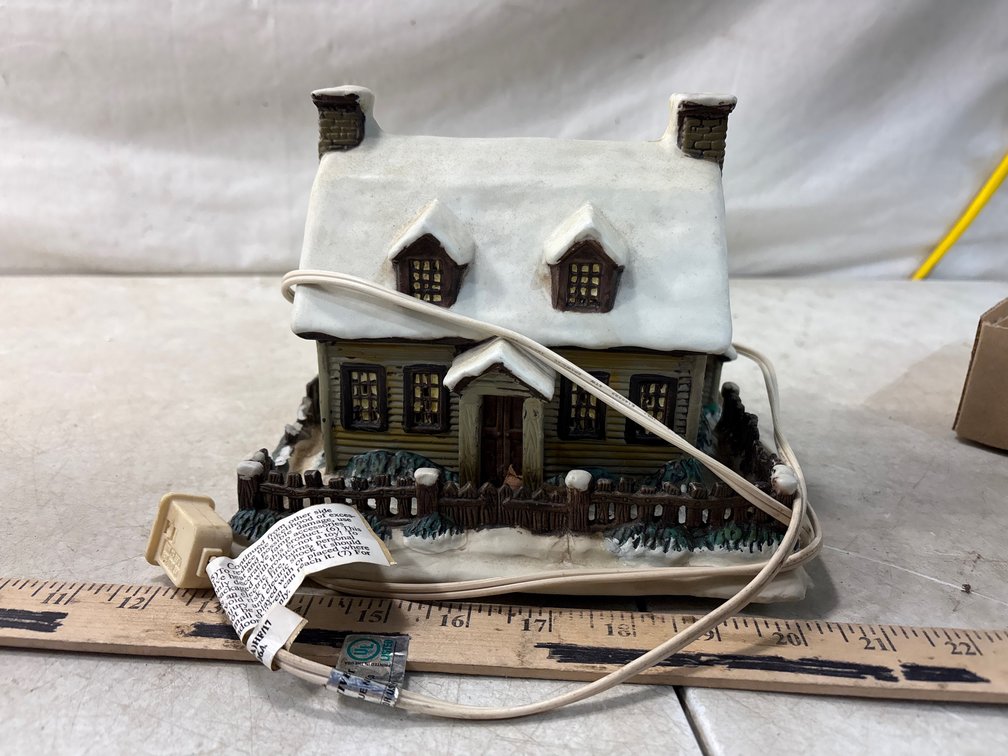 Blue Sky Corp. Currier & Ives Lighted Ceramic House