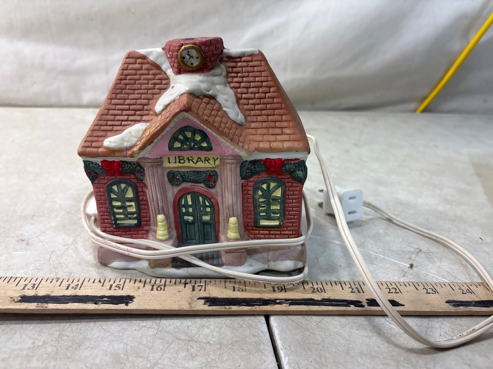 OCI 1995 Lighted Ceramic Christmas Village Library