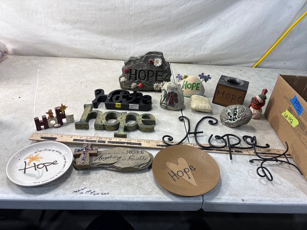 Hope-Themed Tabletop Decor