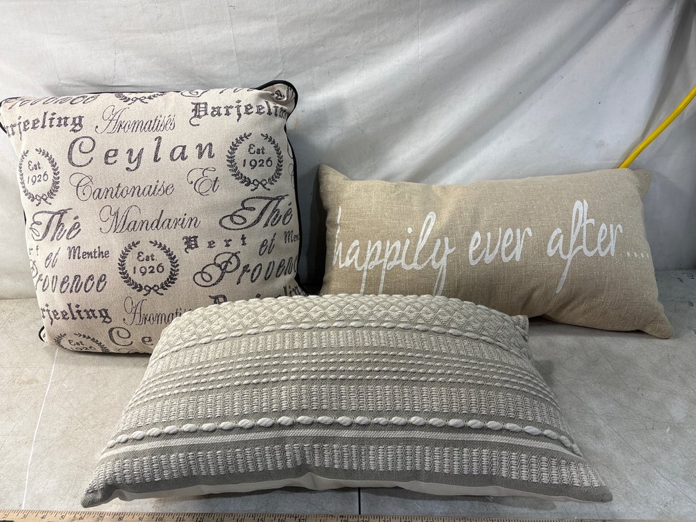 Decorative Throw Pillows