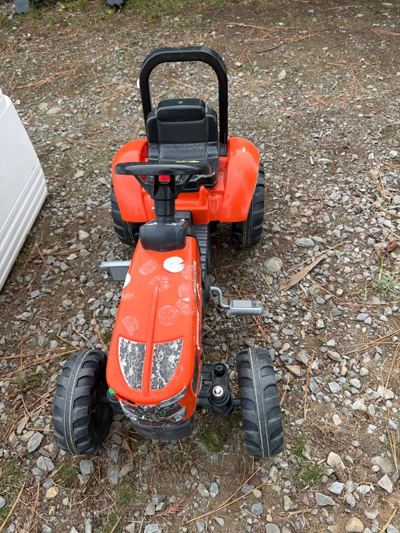 Kubota M7171 Pedal Tractor