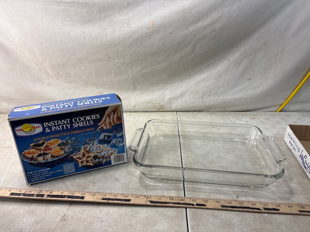 Rosette Iron Set and Glass Baking Dish