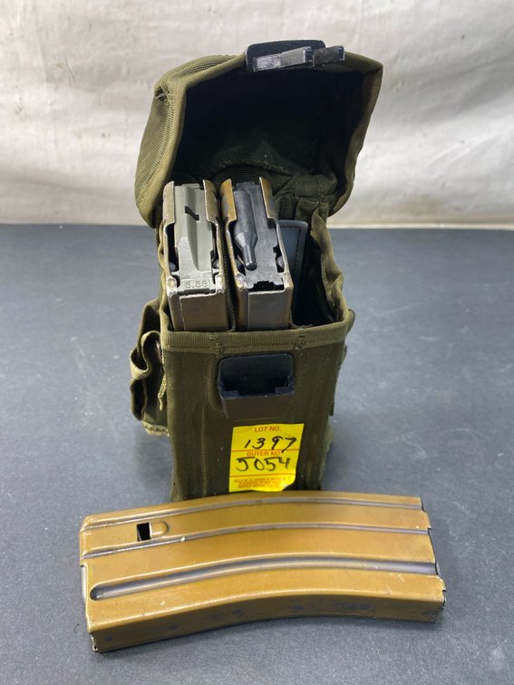 Nylon Magazine Pouch with 5.56 Rifle Magazine