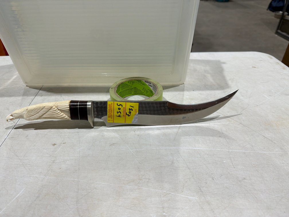 Avaritt Fixed-Blade Knife with Carved Eagle Handle