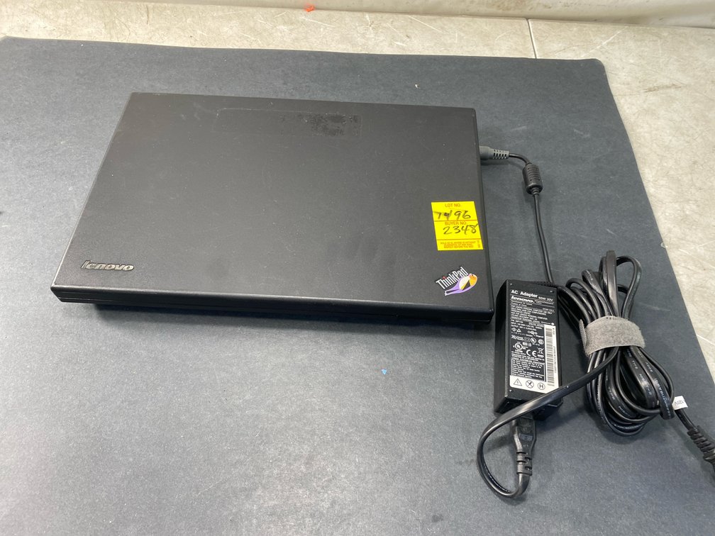 Lenovo ThinkPad L420 Laptop with 65W AC Adapter