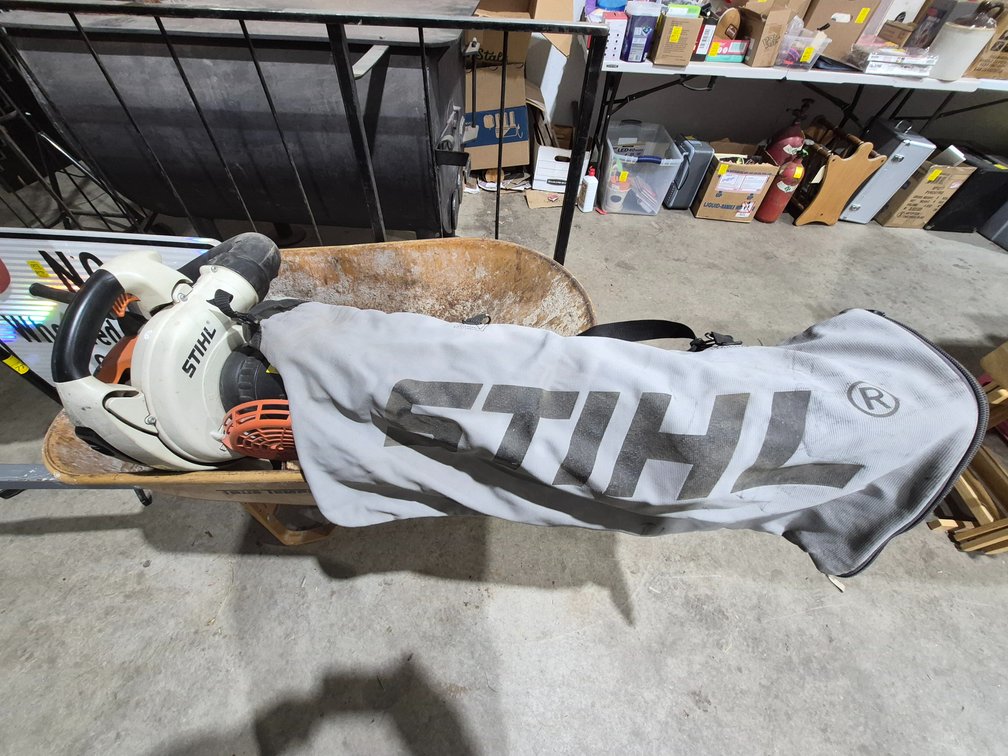 STIHL SH 86C Handheld Gas Leaf Shredder Vacuum W/Bag