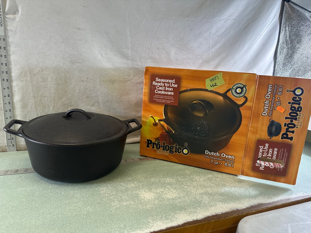 Lodge Pro-Logic 7-Quart Cast Iron Dutch Oven with Lid