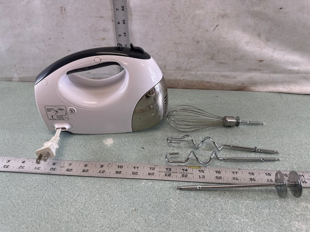 Oster Model 2534 Electric Hand Mixer
