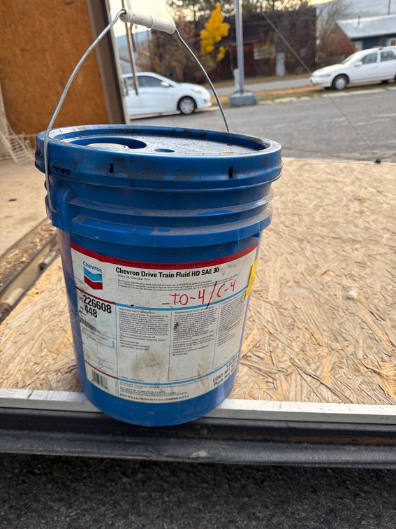 Chevron Drive Train Fluid HD SAE 30 5-Gallon Bucket