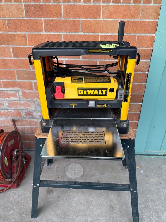 DeWalt DW733 Thickness Planer on Stand