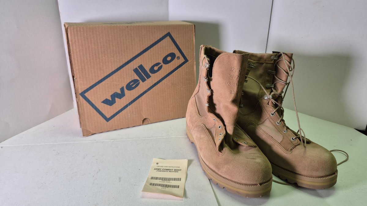 Wellco Temperate Weather Army Combat Boots Size 12.5 XW