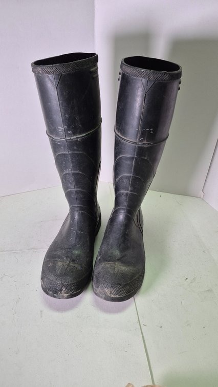 Black Rubber Knee-High Work Boot