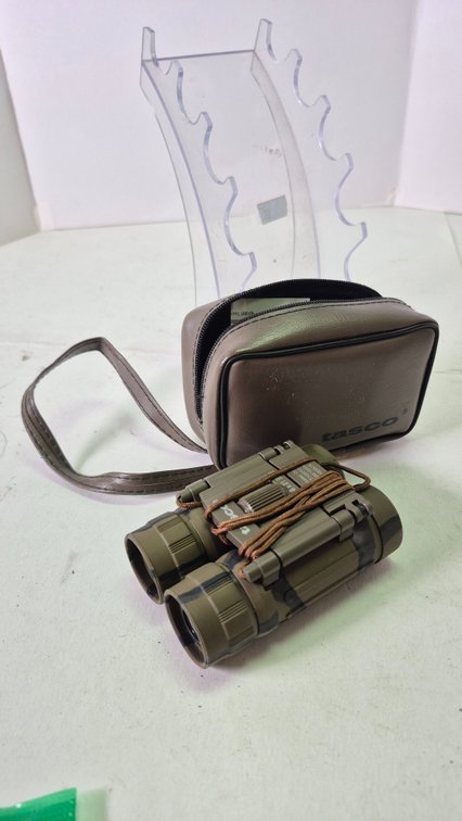 Tasco 8x21 Camouflage Compact Binoculars with Case