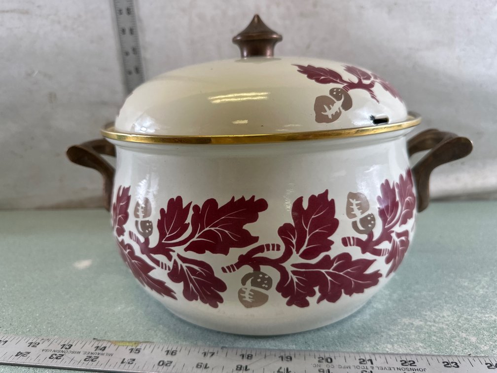 DISO Enameled Pot with Lid