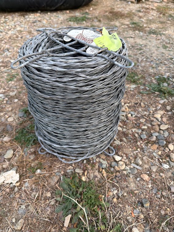 Red Brand 12½ Gauge Twisted Barbless Cable Spool