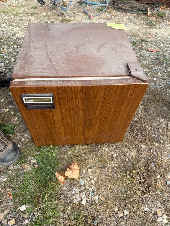 Ward Compact Refrigerator Model LGS-1009A