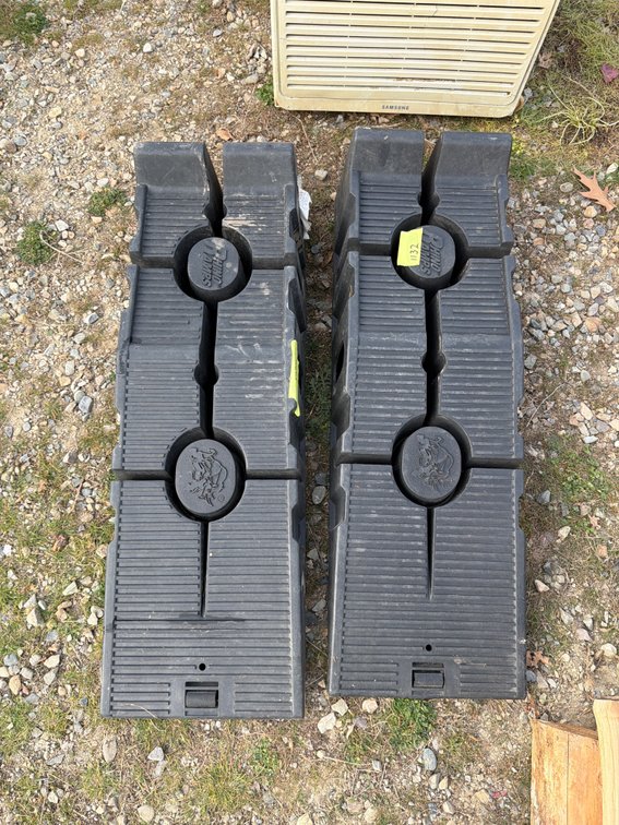 RhinoRamps Plastic Vehicle Service Ramp
