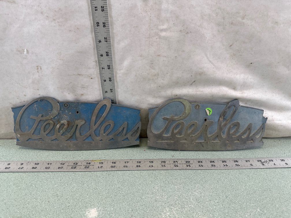 Peerless Metal Script Emblem