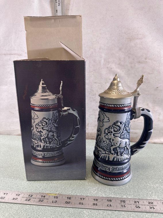 Avon Ceramarte 1976 Alaskan Moose Lidded Beer Stein
