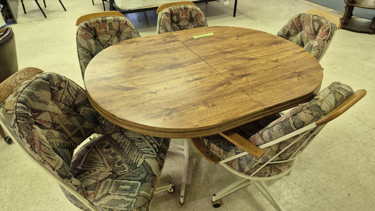 Dining Table and Rolling Armchair Set