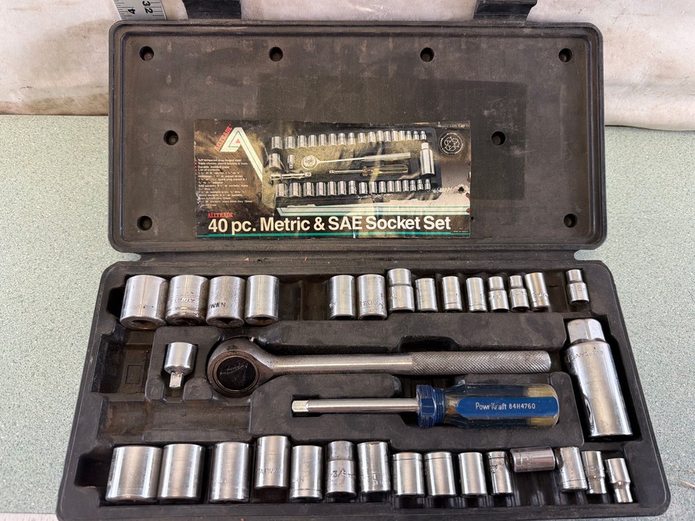 Metric and SAE Socket Set with Case