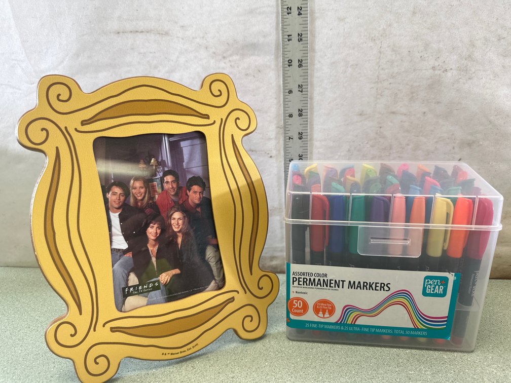 Friends Peephole Picture Frame and Permanent Marker Set