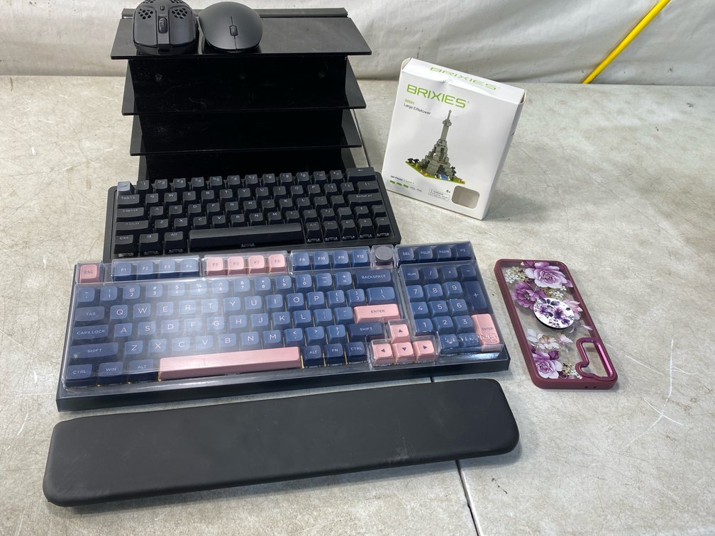 Desk Organizer, Computer Keyboard, Mouse, and Building Set
