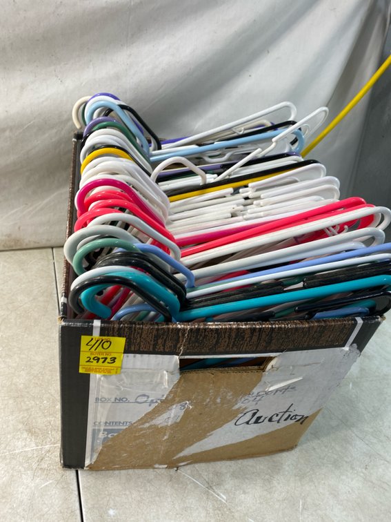 Plastic Clothes Hangers