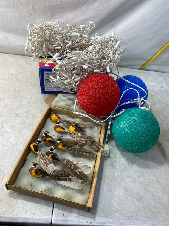 Holiday Lighting and Miniature Bird Ornament Set