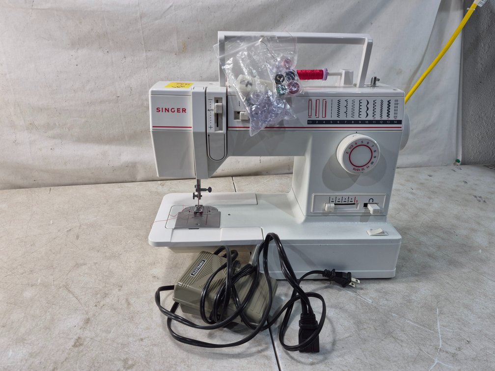 Singer Model 9020 T Electronic Sewing Machine with Foot Pedal