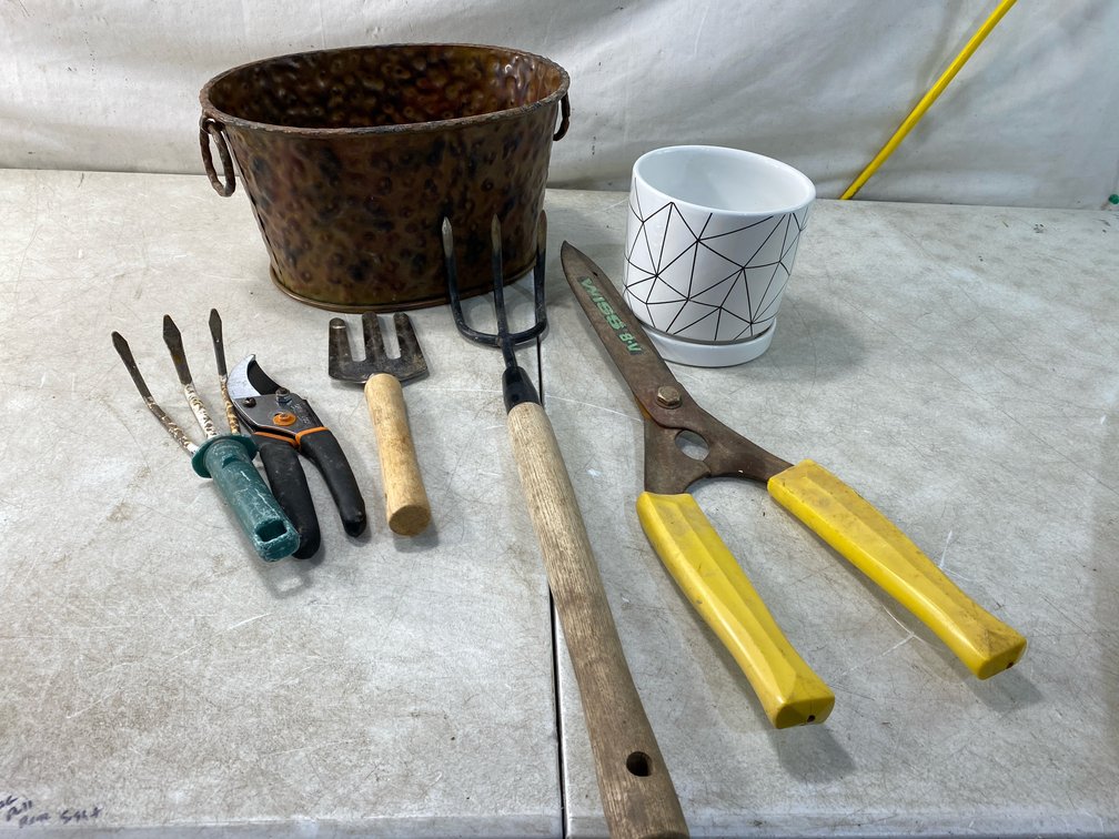 Garden Planters and Hand Tools