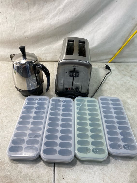Kitchen Appliance and Ice Cube Tray Lot