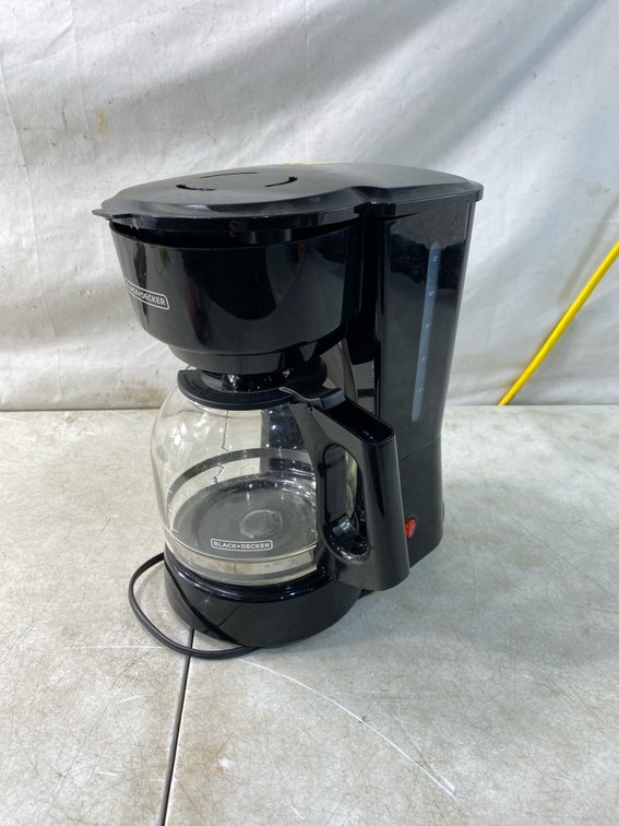 BLACK+DECKER Drip Coffee Maker with Glass Carafe