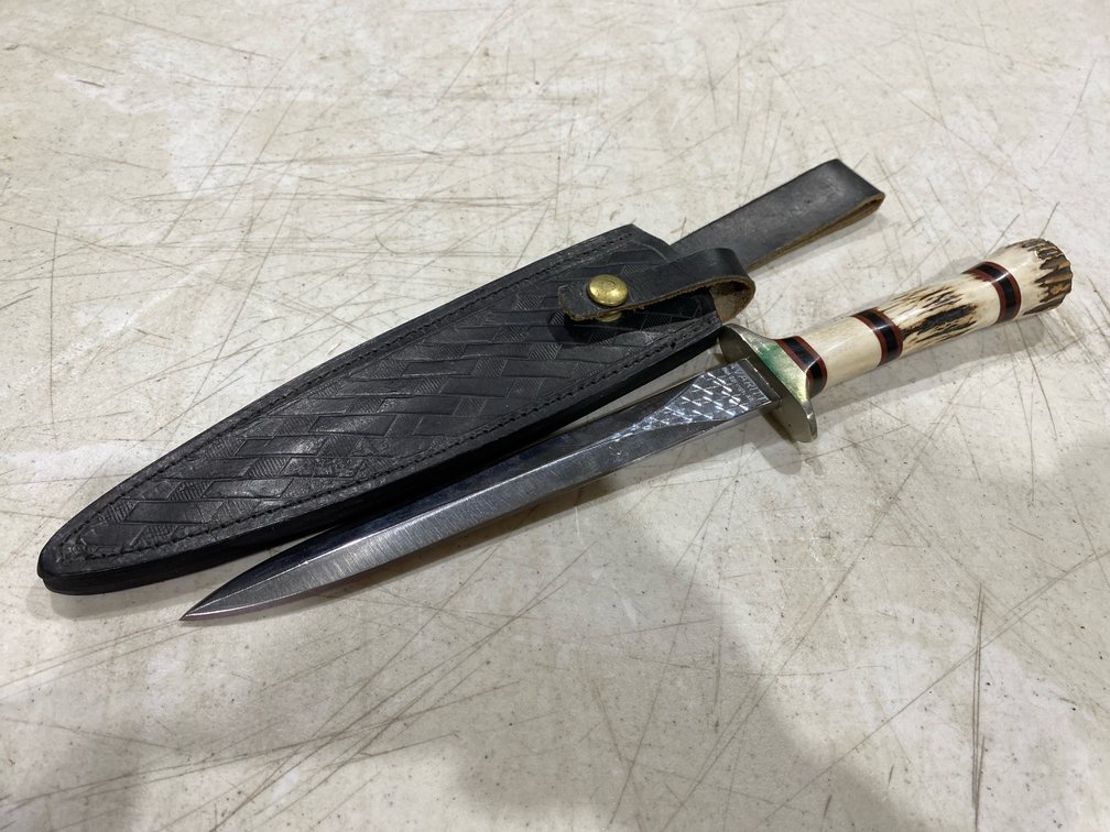 Avaritt Fixed-Blade Dagger with Leather Sheath