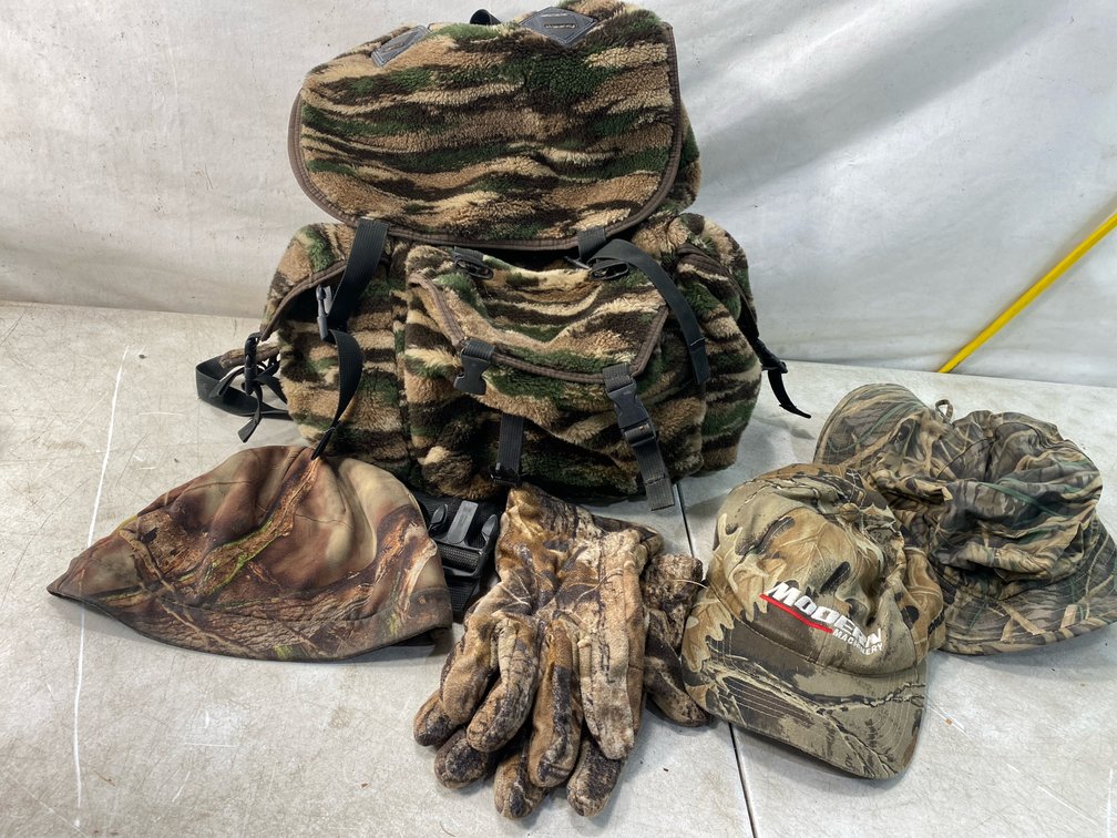 Camouflage Fleece Hunting Backpack and Gear