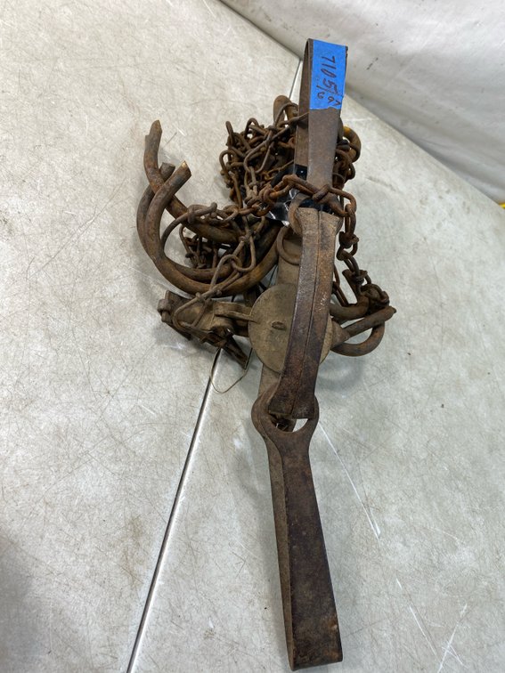Iron Animal Leg-Hold Trap with Chain