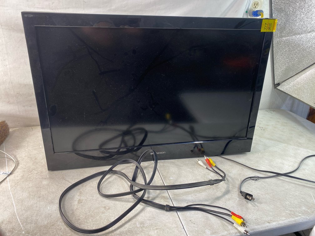 Emerson LC320EM2 LCD Television