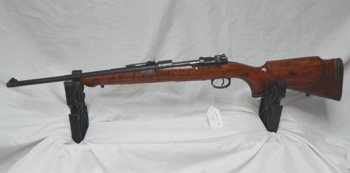 Lot 32