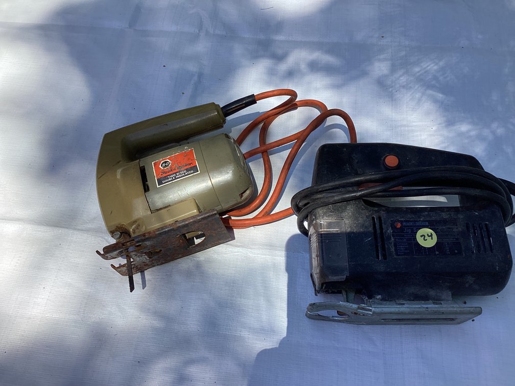2 BLACK AND DECKER JIG SAWS